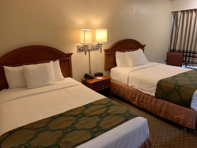 Days Inn By Wyndham Asheville West Candler Eksteriør bilde