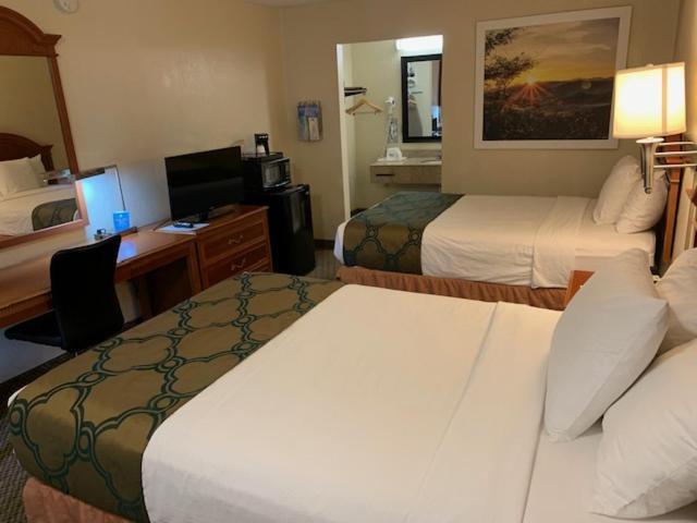 Days Inn By Wyndham Asheville West Candler Eksteriør bilde