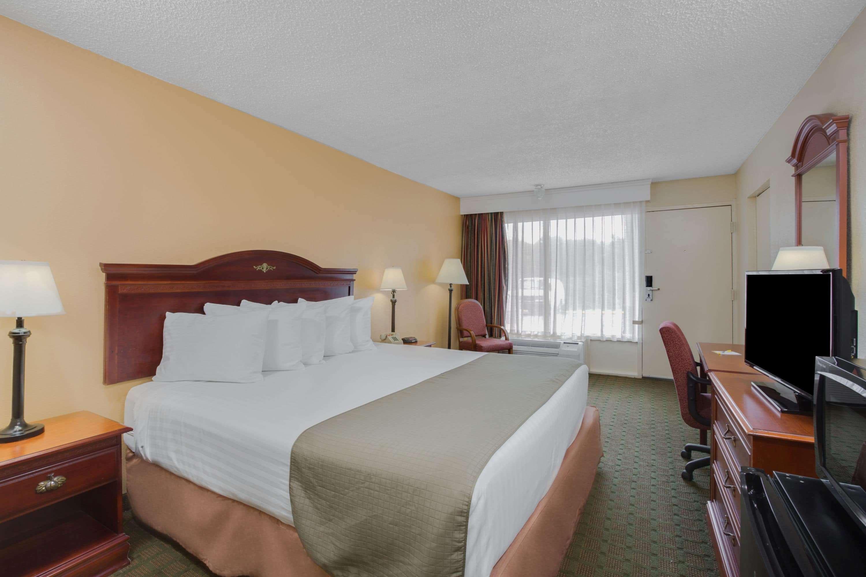 Days Inn By Wyndham Asheville West Candler Eksteriør bilde