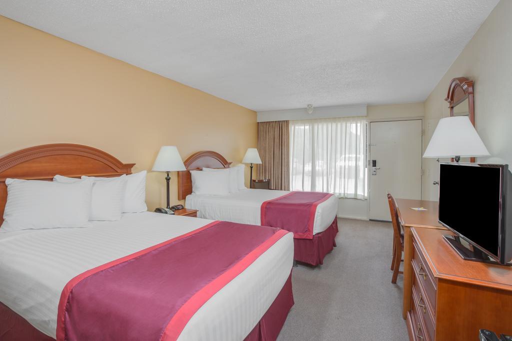 Days Inn By Wyndham Asheville West Candler Eksteriør bilde